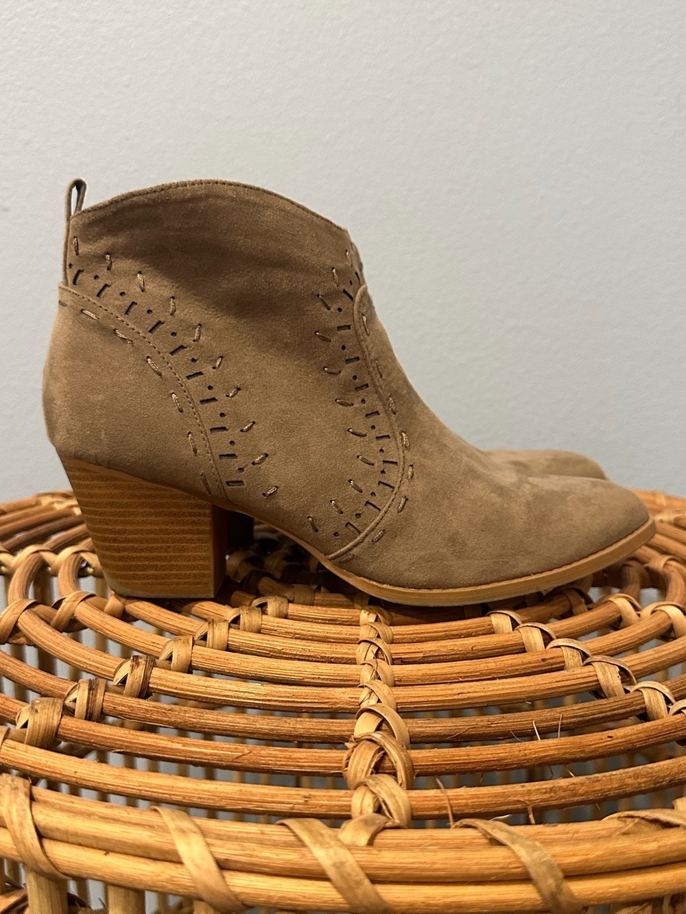 Qupid Taupe Ankle Booties size 10